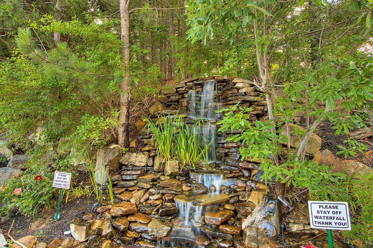 Tanasi Lodge - Reunions, Retreats, Weddings, Family Getaways 塞维尔维尔 外观 照片